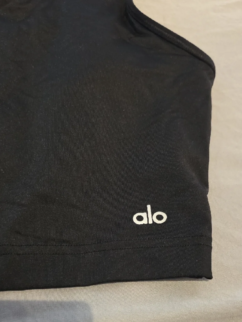 ALO  Black Racerback Crop Sports Bra Tank